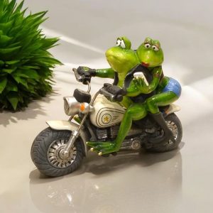 Frog Couple on Bullet bike-1414